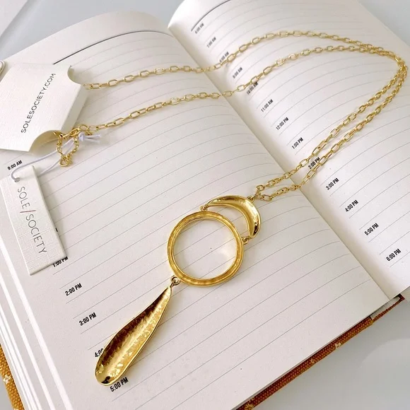 Sole Society Hammered 12k Gold-Plated Open Ring Pendant Necklace - Picture 7 of 10